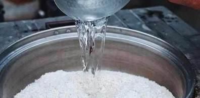 煮饭|用自来水蒸煮食物,会“氯中毒”?用实验数据告诉你,是非要担心