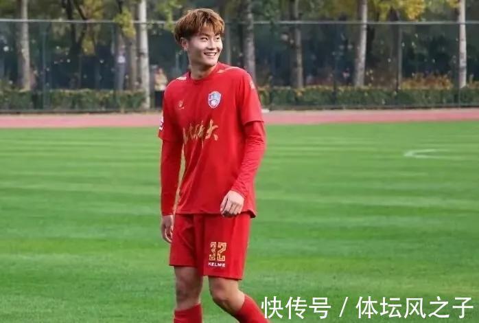 中国足球|泰山两大主力离队,两位新星或将回归,24岁的他再迎上位良机