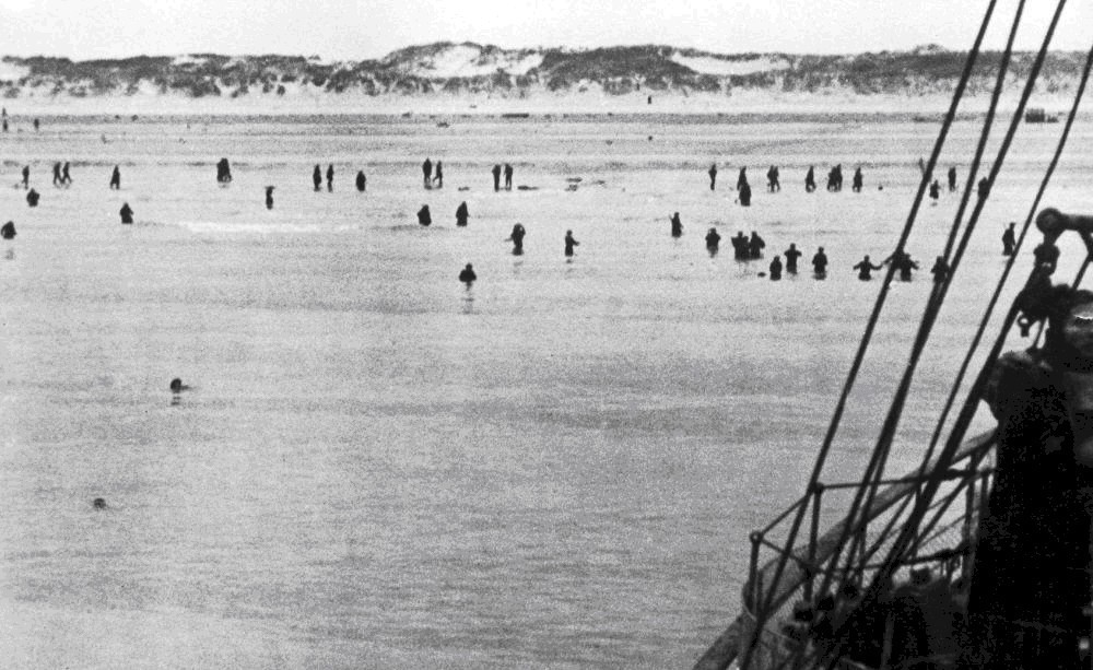 海滩|“我们将在海滩作战!”:黑白历史照片纪念敦刻尔克大撤退80周年