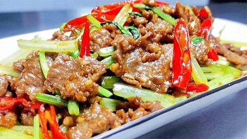 腌牛肉|腌牛肉时，切记不要加酒跟盐，分享一个做法给你，鲜嫩不出水