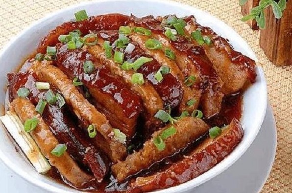 经典家常菜，香芋扣肉最简单的做法，营养美味，大人孩子都爱吃！