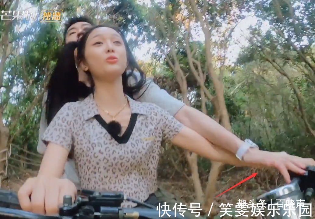 紳士不是裝的！張翰和吳宣儀開(kāi)越野車，翰哥雙手放的位置引熱議