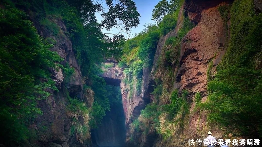 我国仅存的古代人工运河上、横跨两岸巨石而成的天生桥,是4A景区