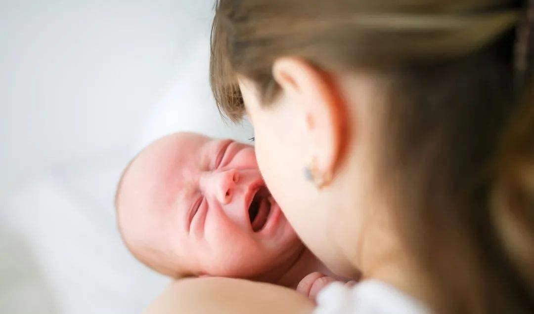 线头|2个月宝宝险被截肢,每小时放一次血!凶手竟是妈妈一根头发