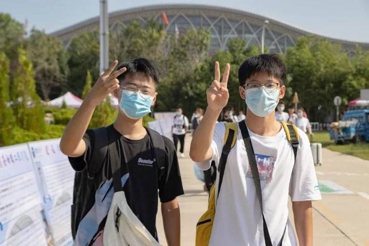 各学院|举家式迎接！这是烟台大学送给7000余名萌新们的第一份入学礼