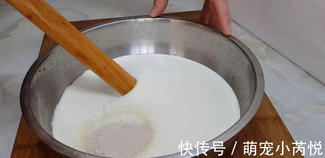 蛋糕|1碗大米,2个苹果,锅里蒸一下,做出创意小发糕,比蛋糕好吃几十倍