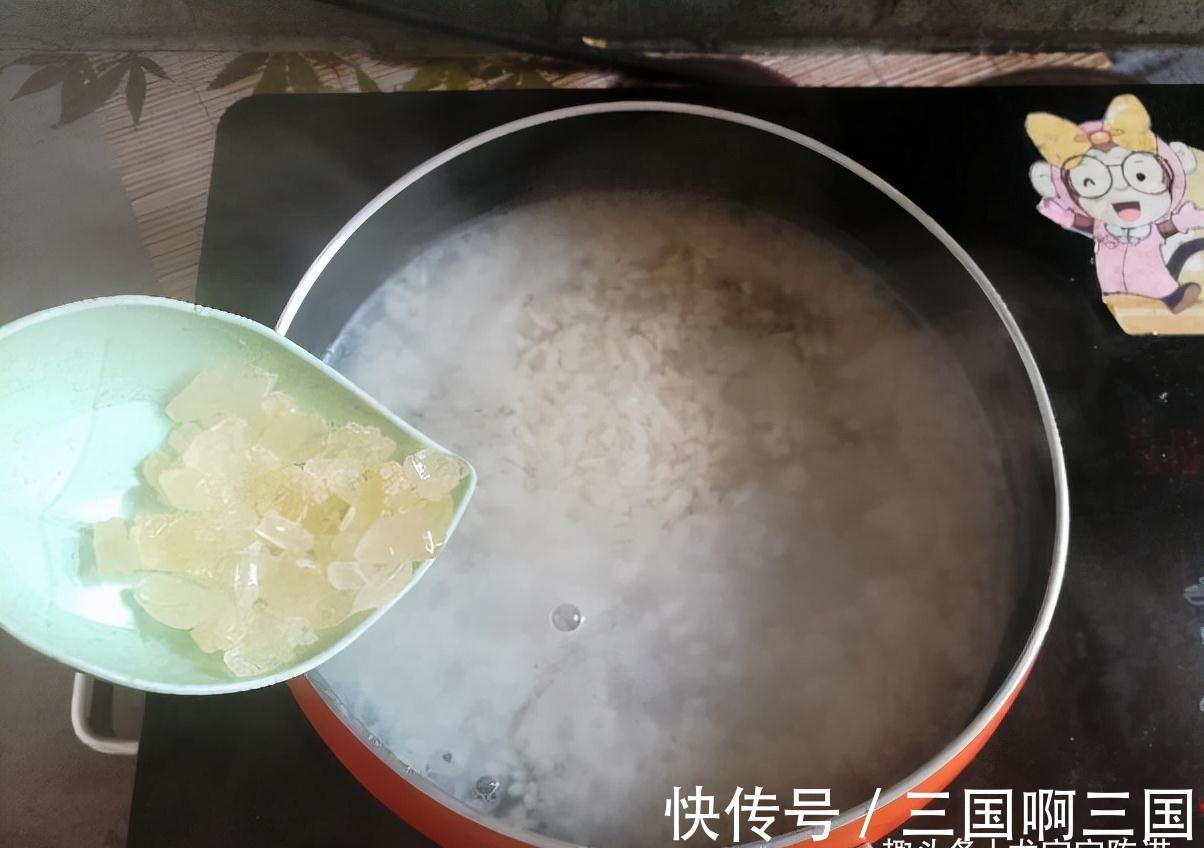 立冬前后天气冷,早上喝一碗它,暖胃养血,常喝皮肤水灵气色好