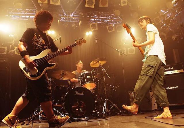 失去舌头的日本乐队主唱,燃尽了整个生命