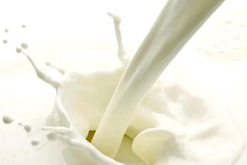 失眠|中老年人掌握正确喝奶方法,预防骨质疏松,帮助睡眠,保护心血管