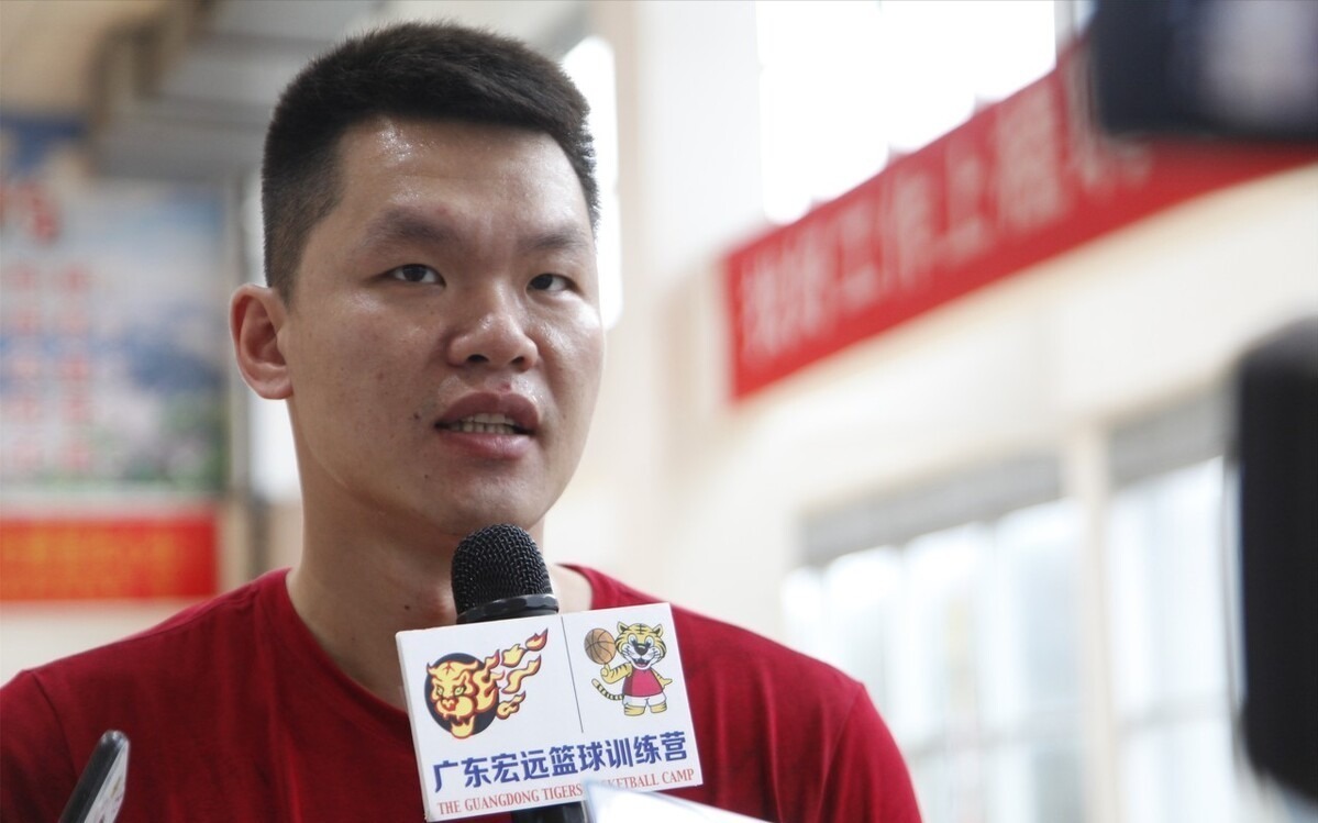 易建联|杜锋如虎添翼!朱芳雨万里报喜,易建联火线复出驰援中国男篮?