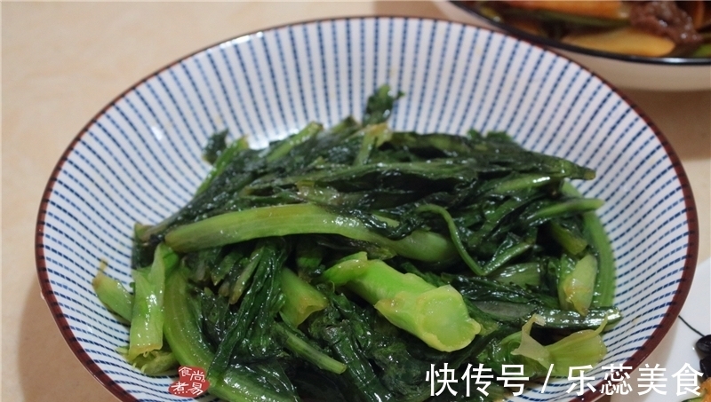 丝瓜肉片汤|一家三口的晚餐，荤菜搭配，加起来不超过40块，吃的美滋滋