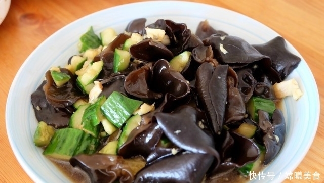 红烧鸡翅|一家四口的周末午餐,四菜一汤,有荤有素,简单易做营养好