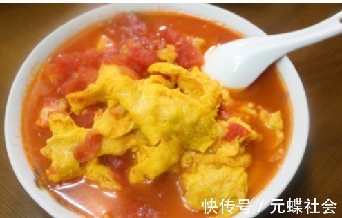 一家三口的午餐,4个菜,一碗米饭,满满的都是幸福幸福的味道!