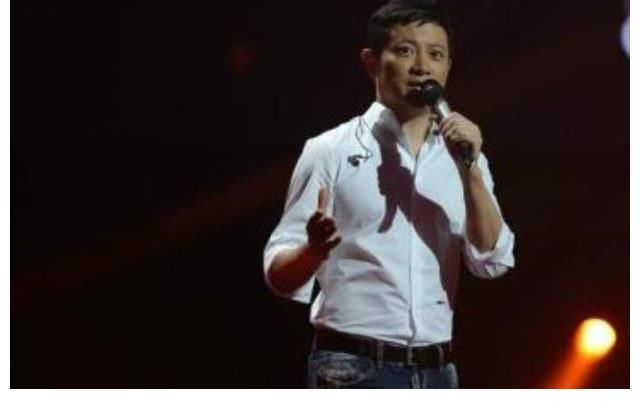 歌手|曾经的知名歌手,过气后参加比赛想翻红,被后辈淘汰当场发飙