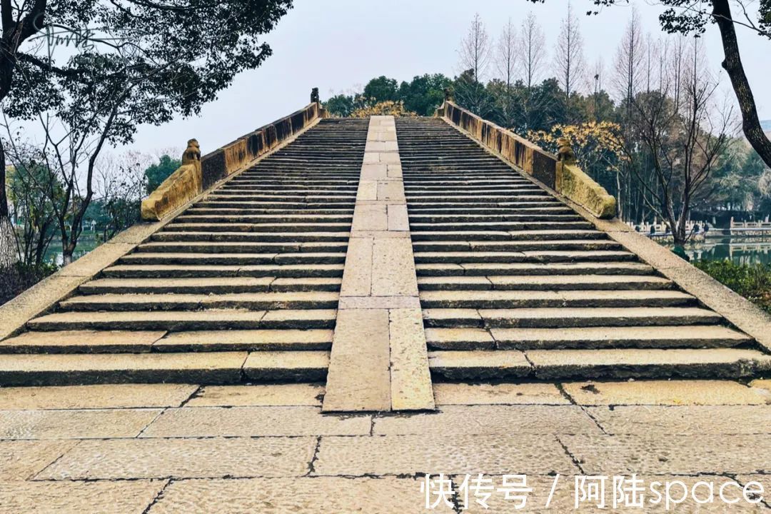 上塘|皋亭山下，2200多年历史的上塘河上，这座小桥已经250多岁