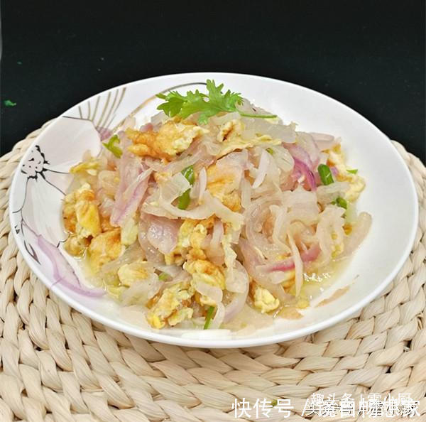 洋葱|这个菜一斤不到两块钱,一个能炒一大盘,常吃还能保护血管!