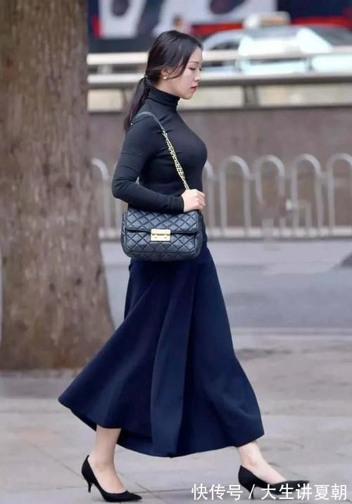 深色系 秋季高冷范的搭配,阔腿裤穿出了裙装的美,美的高雅有气势