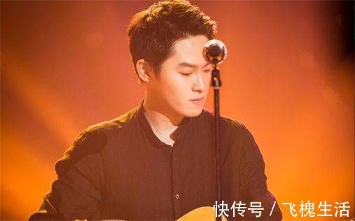 内幕|他上好声音夺冠引人质疑，上其它节目爆料内幕，如今沦落街头卖唱