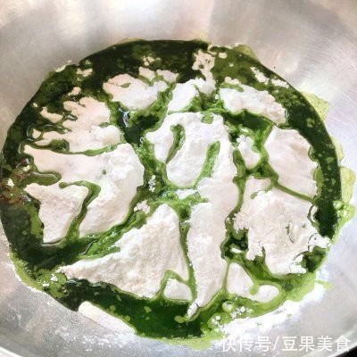 “菠菜馒头”加一物，翠绿松软不变色