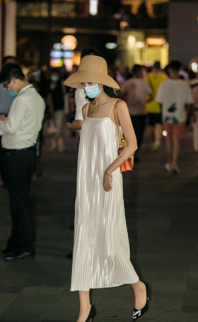 连衣裙穿搭会显得脸型很好, 青春风采尽情绽放, 连衣裙都可以