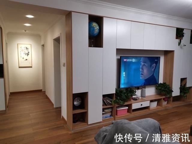 电视背景墙|一家三口终于幸福入住,电视墙非常实用,再多东西都能装,晒晒
