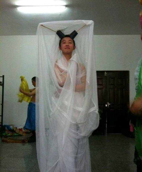 |搞笑图片幽默段子笑话大爷你的打扮很时尚啊,看起来挺潮流