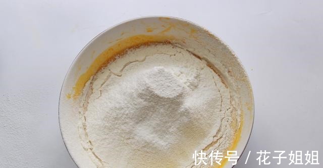 美食|松软香甜的南瓜松饼，护胃补锌，与家人一起分享健康美食吧！