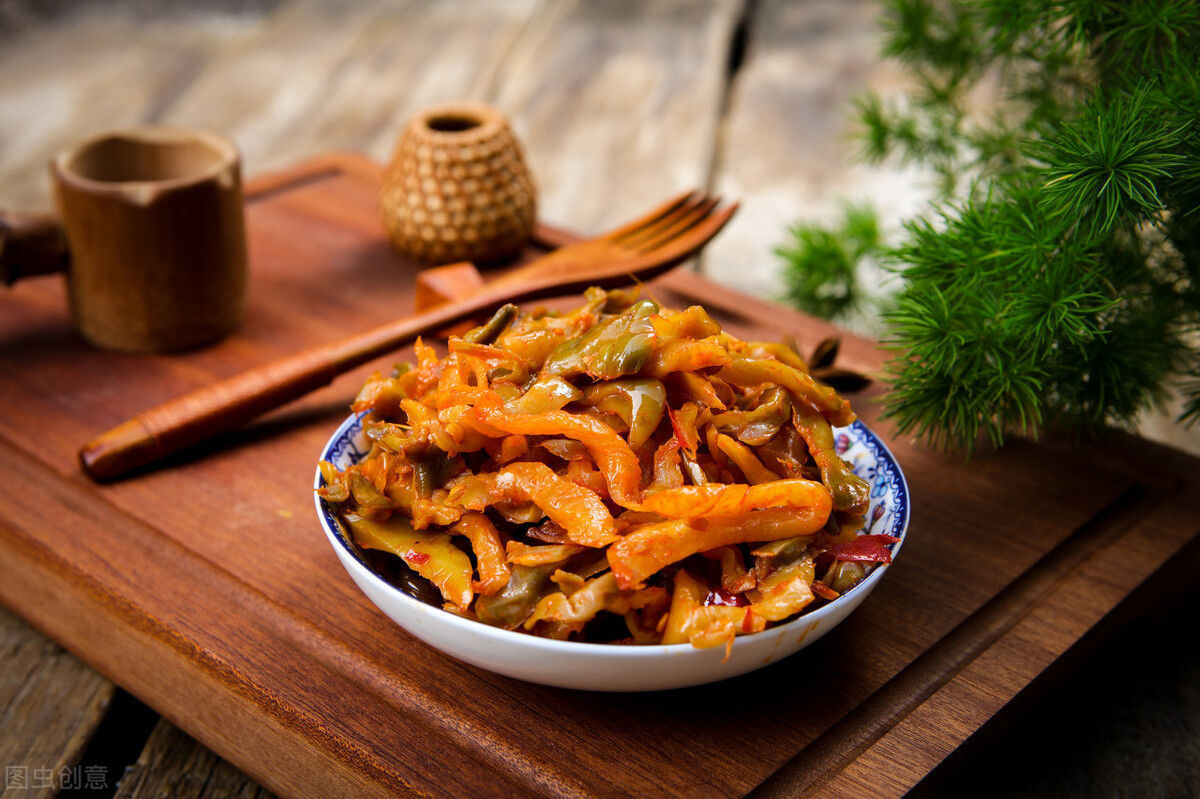 骨骼|骨质疏松不能吃鸡蛋?骨科医生:要想骨骼健康,2种食物别太贪吃