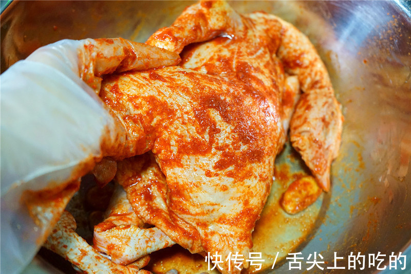 三黄鸡|电饭煲蒸鸡,顺滑可口,醇香脱骨,比烤鸡更香,上桌就被抢光