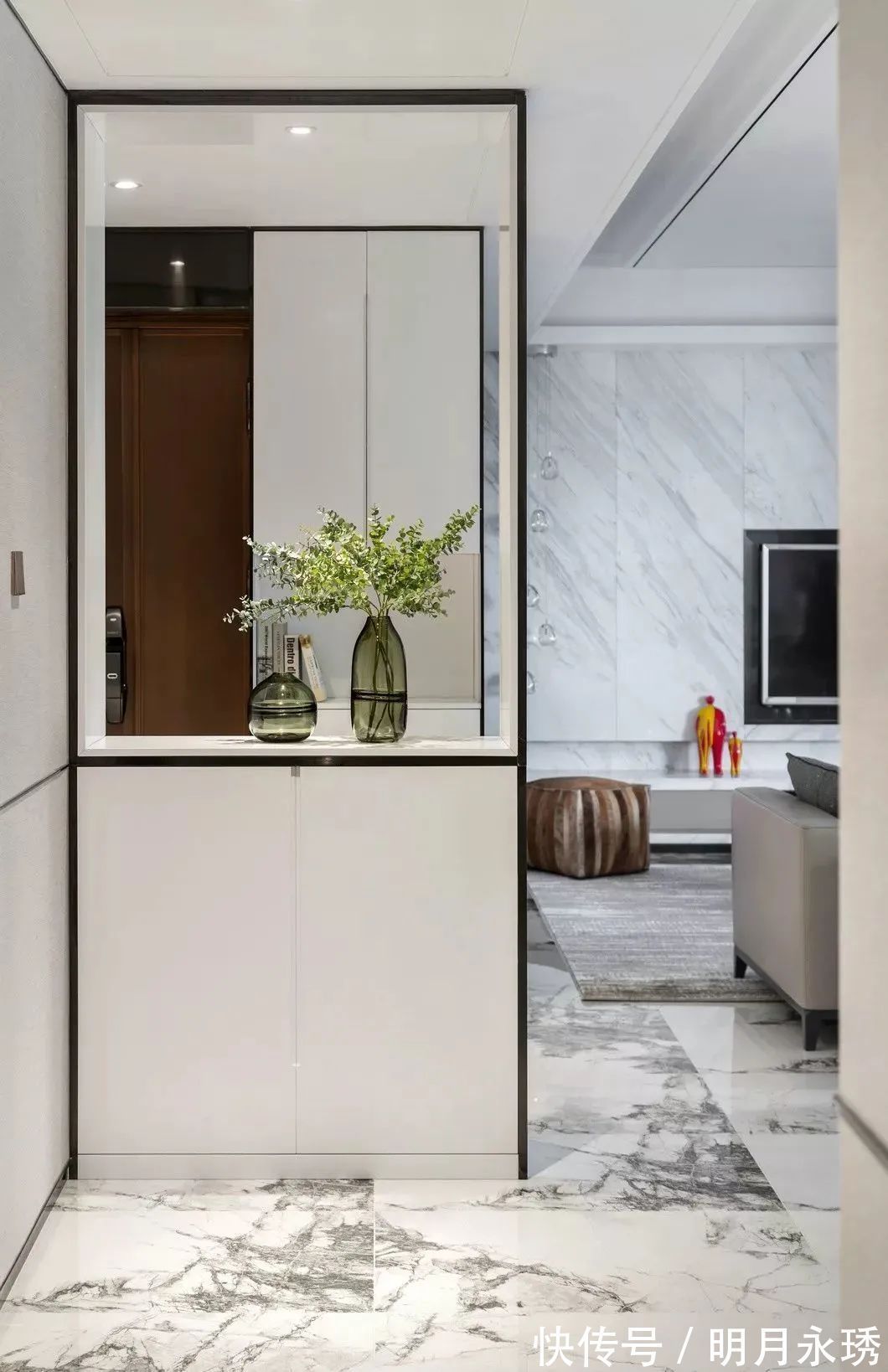 装饰画|246㎡现代大平层，简约大方的空间，时尚优雅的布置，高级档次