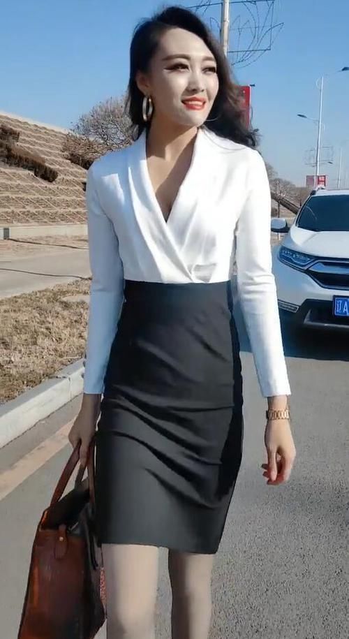 女神|时髦又好看的轻熟女神，有种来自都市女郎的感觉