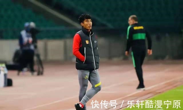 威尔克|曝国足新教练班子组成郑智、李金羽领衔,申花体能师入列