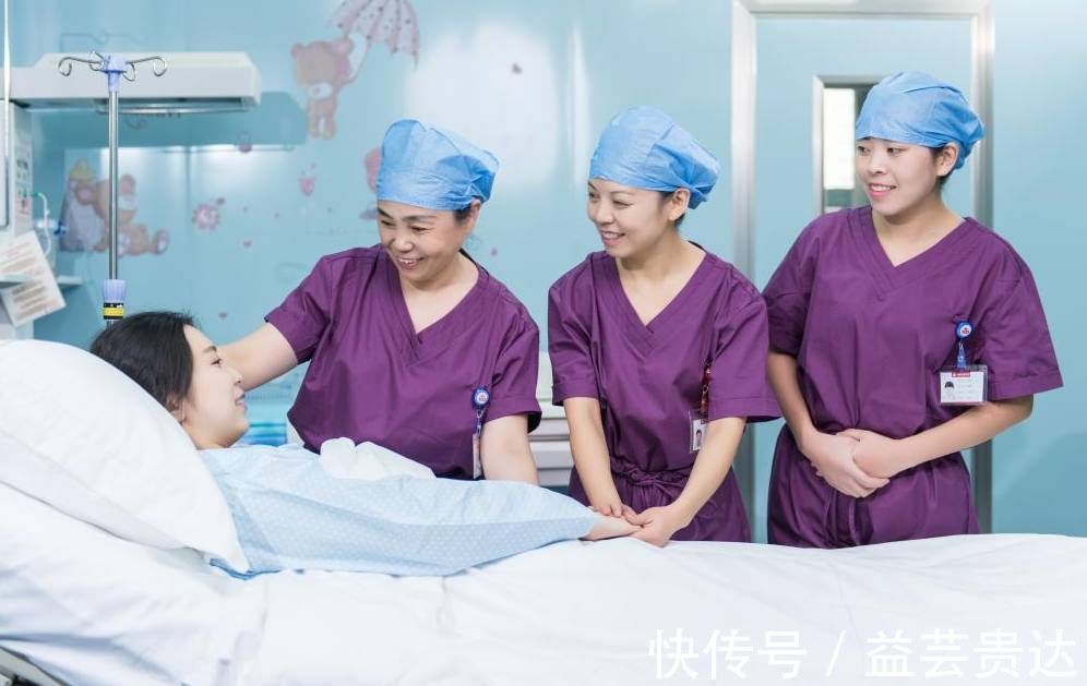 宫缩|助产士生娃:痛得咬老公,同事准备产钳助产,差点顺产转剖宫产