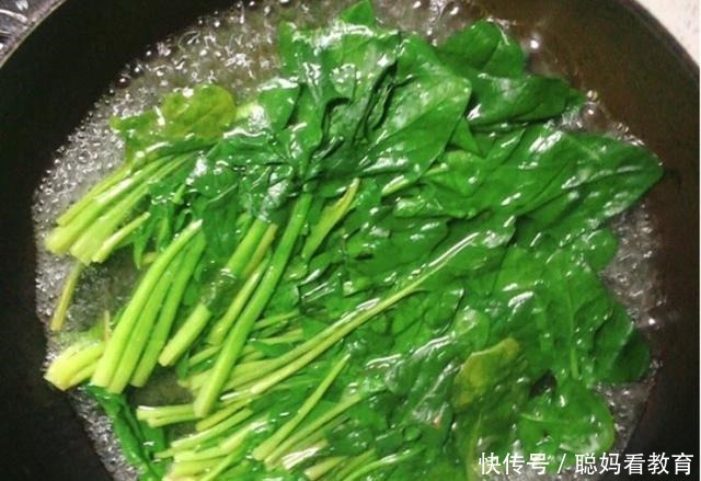 入冬后,吃韭菜芹菜,不如吃它,钙含量是豆腐9倍,用它烙饼真香