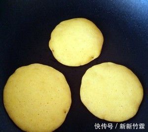一碗玉米面,一杯牛奶,2个鸡蛋,手不沾面,儿子老公都爱吃