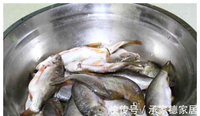干面粉|椒盐香酥炸鱼做法,炸出来金黄酥脆,孩子一口一个,还不用吐刺!