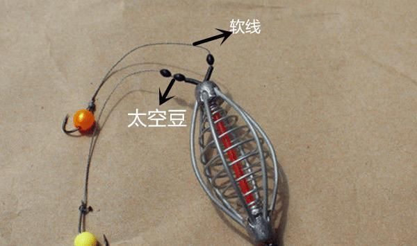 鱼钩|钓鱼技巧:知道钓离底,“反向钓离底”是个啥钓法?应该怎么用?