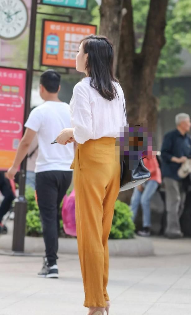 人格魅力|哪怕辣妈裤子穿的很随意,但仍然很有人格魅力