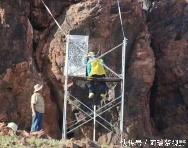 内蒙古大学@外国断崖发现“神秘汉字”,中国专家译出220个字:总算找到了!