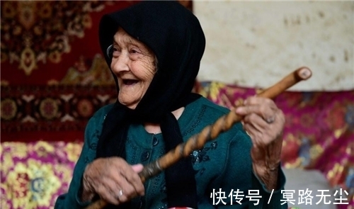塔吉古图|新疆第一长寿老人,现134岁高龄,最爱喝冷水,一顿能吃10个肉包