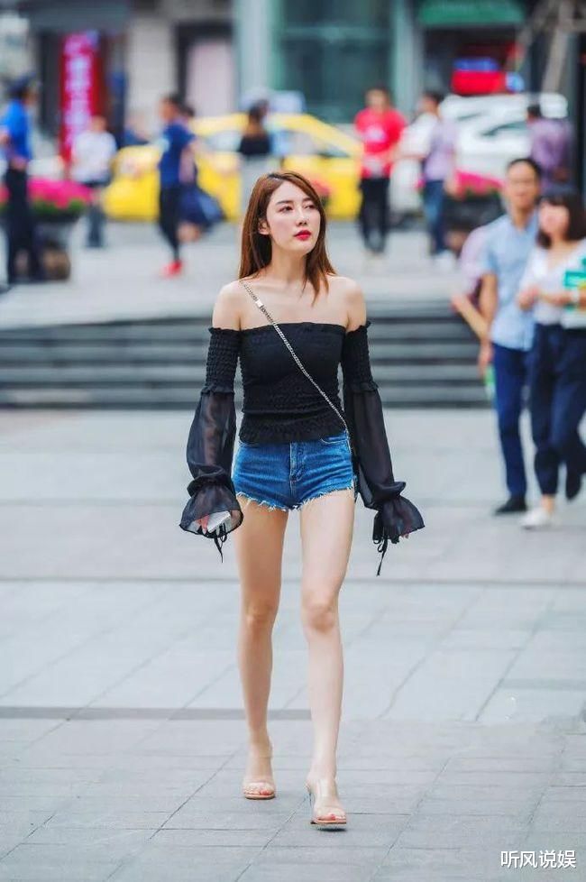 高跟鞋时尚穿搭，塑造出女性优雅的姿态