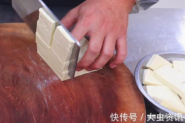 煎豆腐|天凉了,要多吃“植物肉”!3块1斤、蛋白质丰富,和葱是绝配