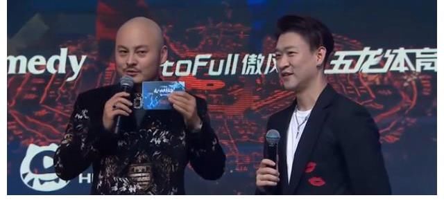 曹云金|“我就只是个演员”曹云金约战向佐现场改口怕了,还没开打就认怂