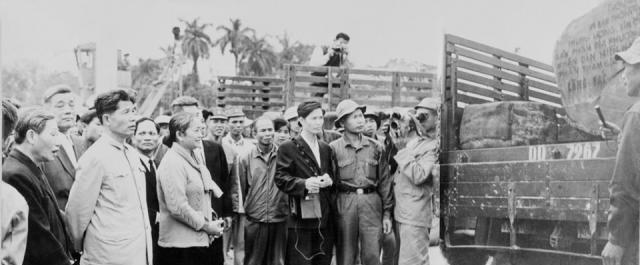 巴亭广场|越南国父墓地建在河内市中心大广场,至今已经陈列胡志明遗体多年