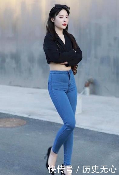 牛仔裤|紧身牛仔裤搭配展现出女神般的身材,彰显出时尚个性的气息