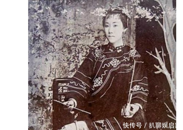 三寸金莲|老照片:清末最后一批“三寸金莲”美女,最后一张颜值担当