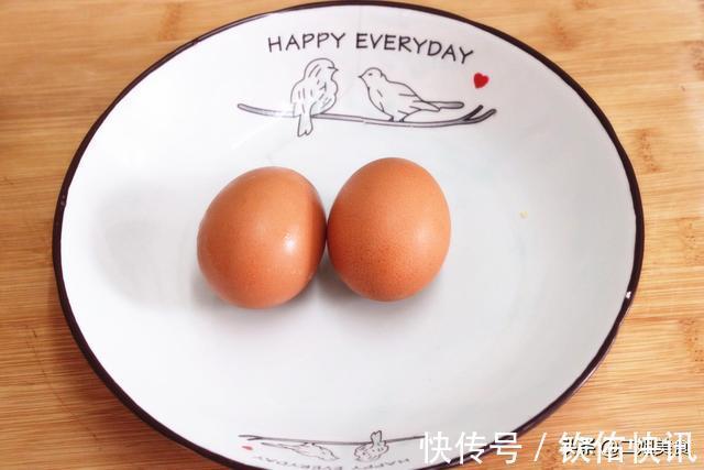鲜嫩|煮鸡蛋，不能水开就下锅煮，牢记4点，蛋壳一碰就掉，营养鲜嫩