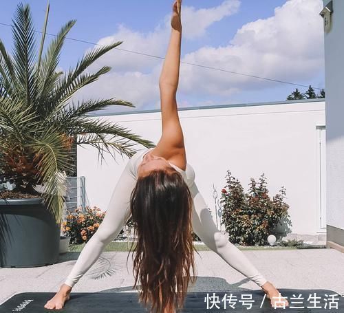 左脚|“小腰精”进化技巧,深层拉伸激活腹部核心力量,马甲线棒呆