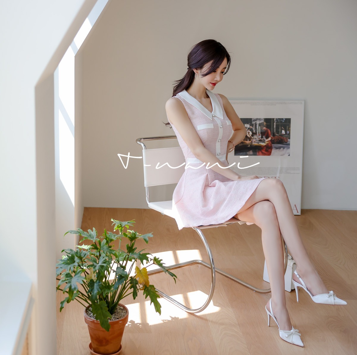 首发|首发孙允珠高清时尚搭配:甜彩霓虹棉花糖水漾芭莎洋裙