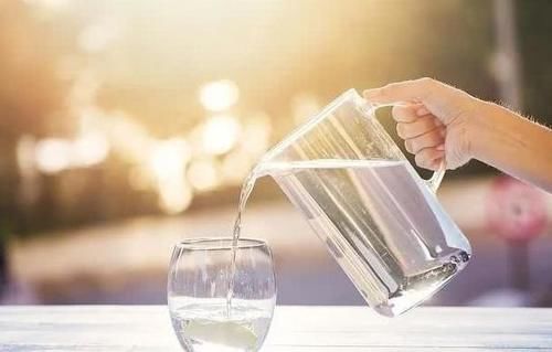 白开水|四种食物可能“自带”黄体酮,女性常吃,或许会让身体年轻一些